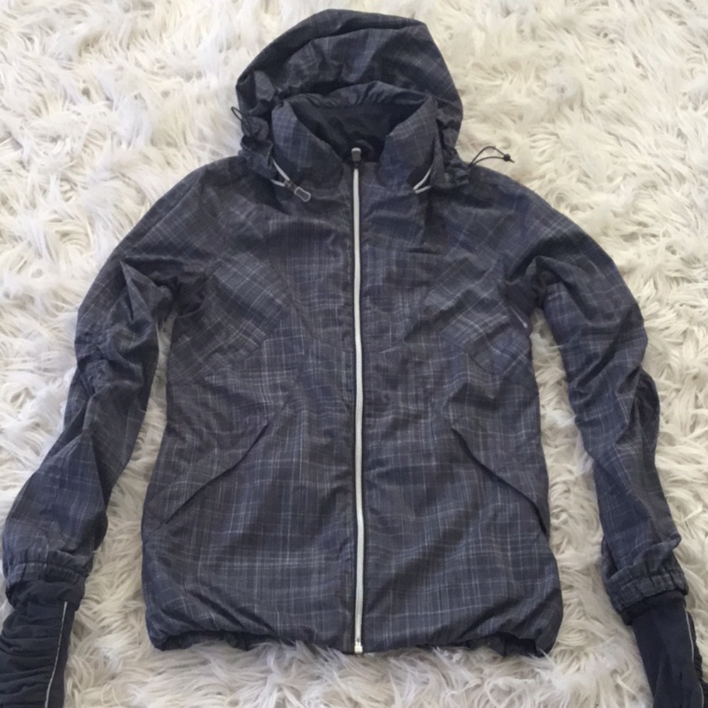Lululemon Run Hustle Gray Poncho Striped Jacket